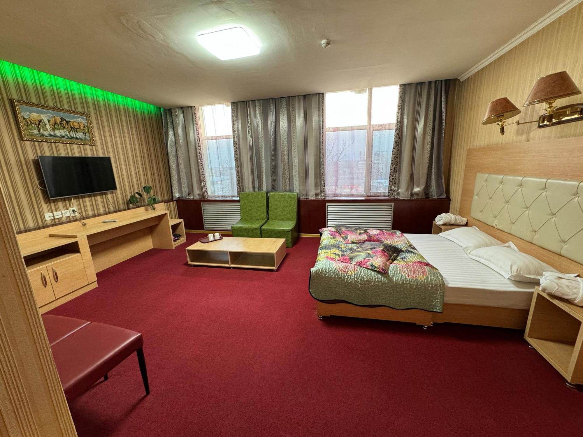 Zolotoi Drakon Hotel Almaty Ngoại thất bức ảnh