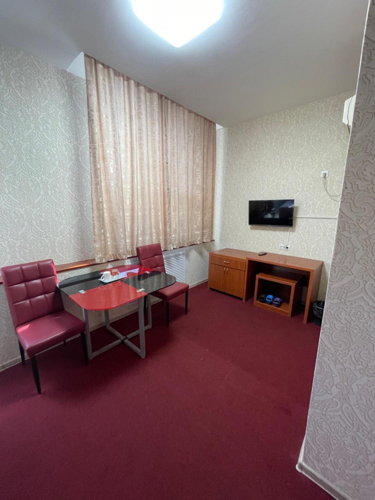 Zolotoi Drakon Hotel Almaty Ngoại thất bức ảnh