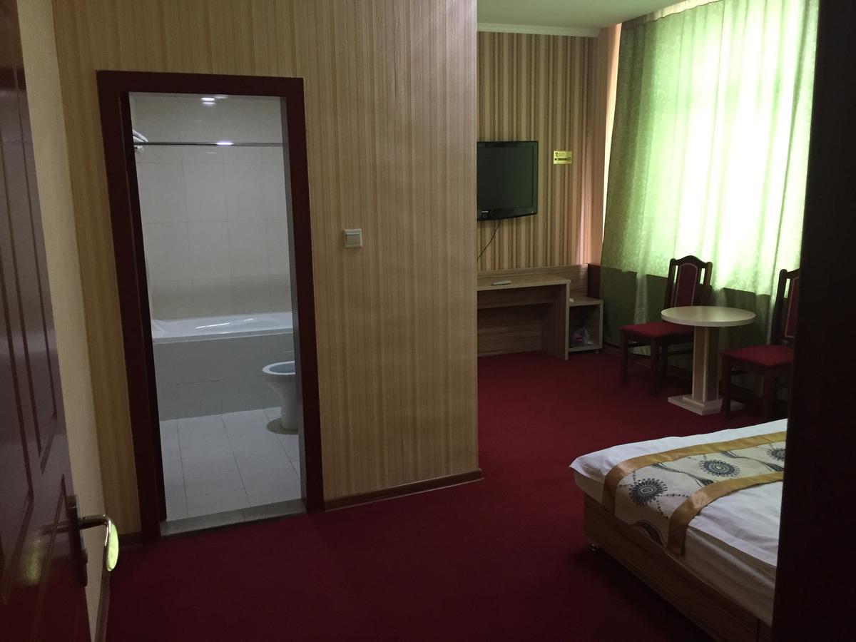 Zolotoi Drakon Hotel Almaty Ngoại thất bức ảnh