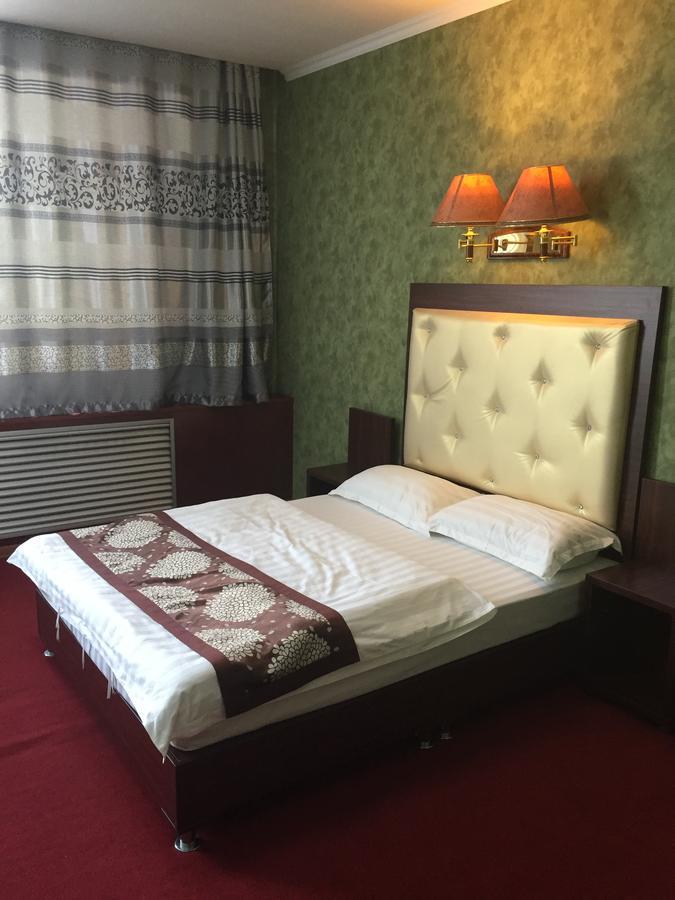 Zolotoi Drakon Hotel Almaty Ngoại thất bức ảnh