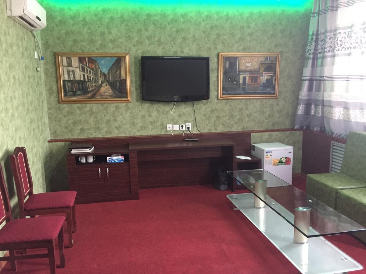 Zolotoi Drakon Hotel Almaty Ngoại thất bức ảnh